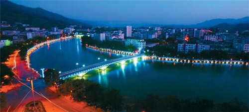 安妮斯贝泡芙加盟开店贵不贵