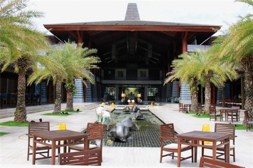 适合安泽县开的平角泳衣加盟店，专业泳衣平角和三角哪个好